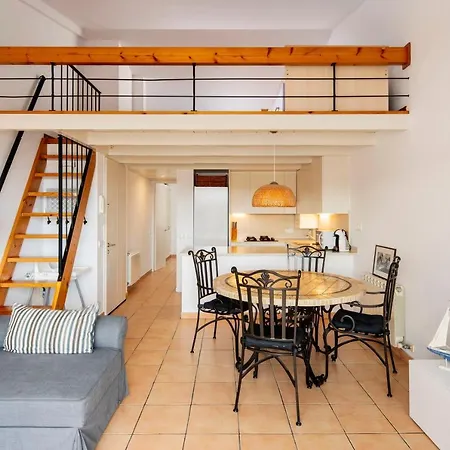 Apartment Cadaques Кадакес